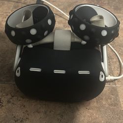 Oculus quest 2 (PRICE NEGOTIABLE)