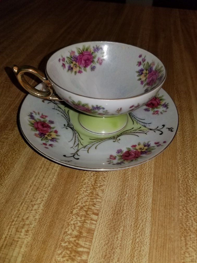 Vintage Cup & Saucer Maker?
