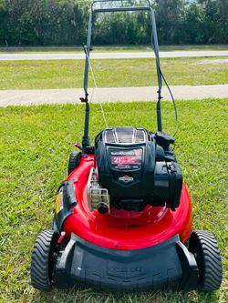 Yard Machines 21 inch Briggs & Stratton Push Mower The machine works very well