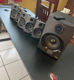 Bosinas En Buen Estada Para computadora , Videos Juegos casi Nuevos