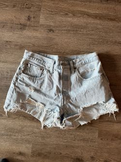 Ladies Levis Shorts Sz 30