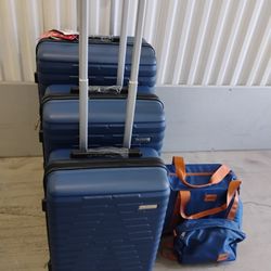 5 Pieces Luggage 28,25,20 Inches Plus 2 bags 