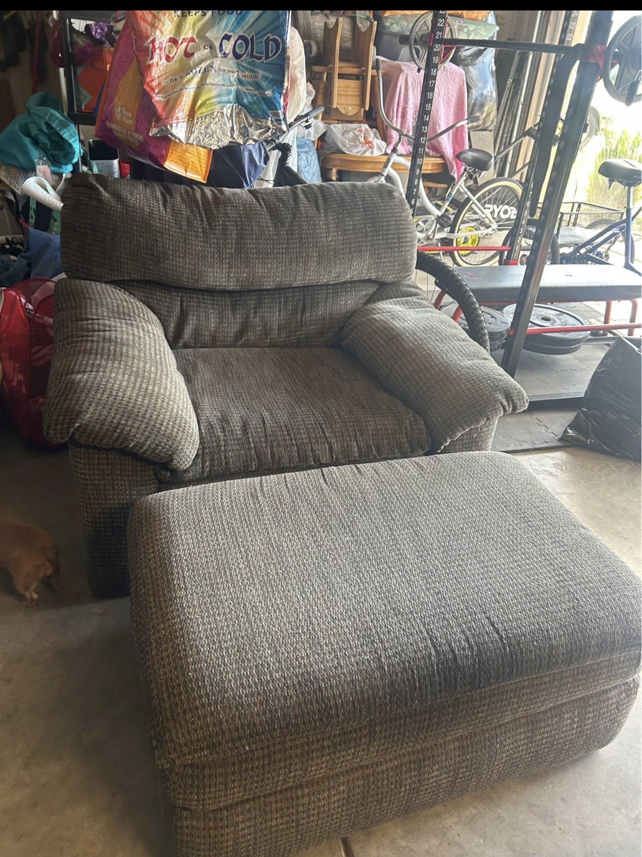 Big loveseat Chair w/ ottoman
