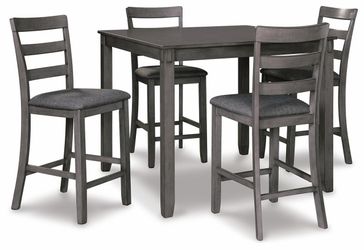 Counter Height Dining Table and 4 Bar Stools