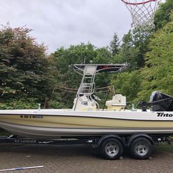 2005 Triton 220 Lts