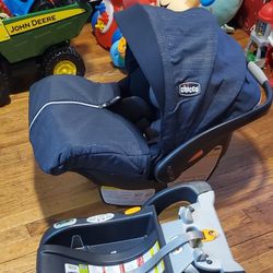 Chicco Keyfit Rear-facing Infant Car Seat & Base