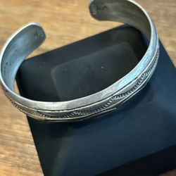 Sterling Silver Cuff Bracelet – Native American Style – SMALL Wrist Fit