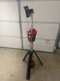 Milwaukee M18 Cordless LED Tower Light