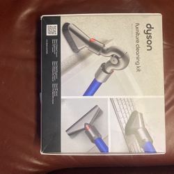 Dyson cleaning kit