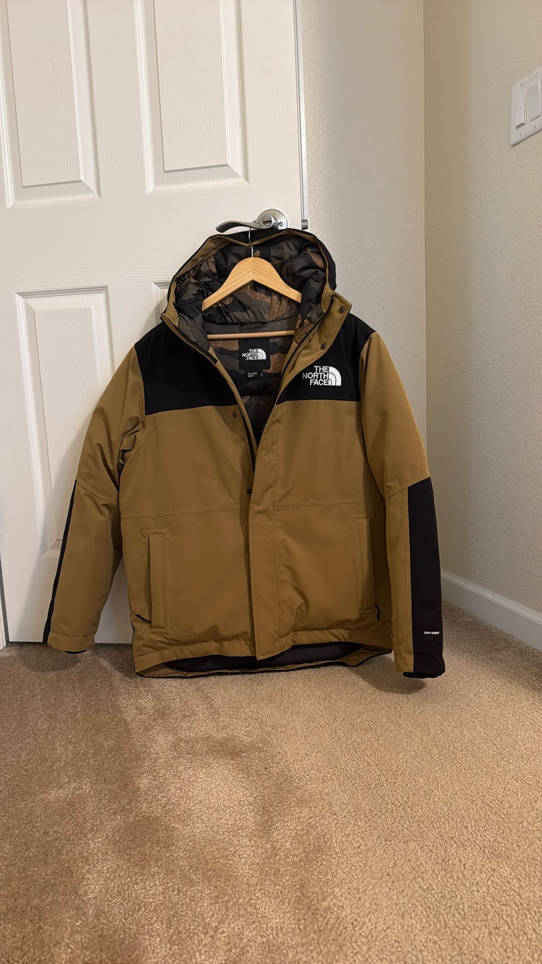 Men’s Medium North Face Jacket