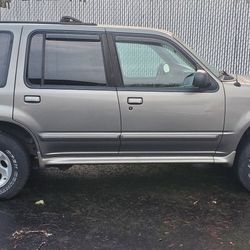 2001 Ford Explorer PARTING OUT