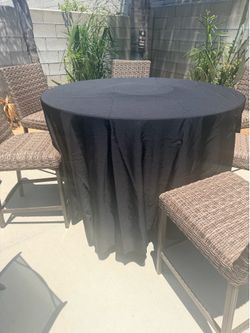 Circle table covers and chair covers in black