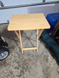 Snack stand with 4 snack tables