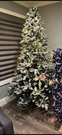 7ft Prelit Flocked Christmas Tree