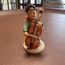 Hummel Cello Player