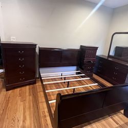 Full Queen Bedroom set With Queen Bed Box