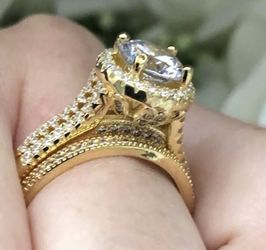 New 18 k yellow gold wedding ring set engagement ring
