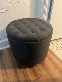 Ottoman - Round Tufted Ottoman Footstool
