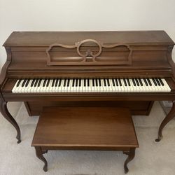 Cable Nelson Everett piano 