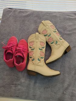 Girl shoes / boots size 2