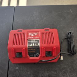 Milwaukee Rapid M18 Charger 
