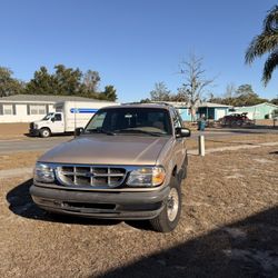 1998 Ford Explorer XLT