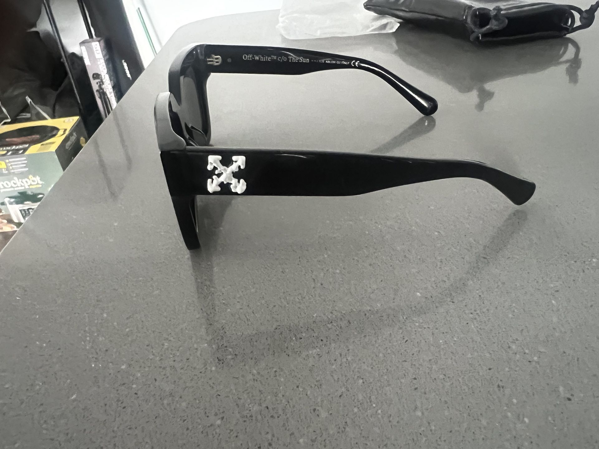 Off White CATALINA Sunglasses for Sale in New York, NY - OfferUp