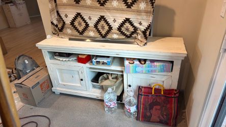 Cabinet white tv stand