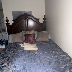 Queen bedroom set