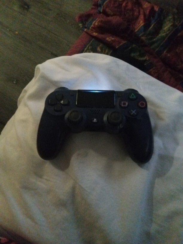 PS4 Controller