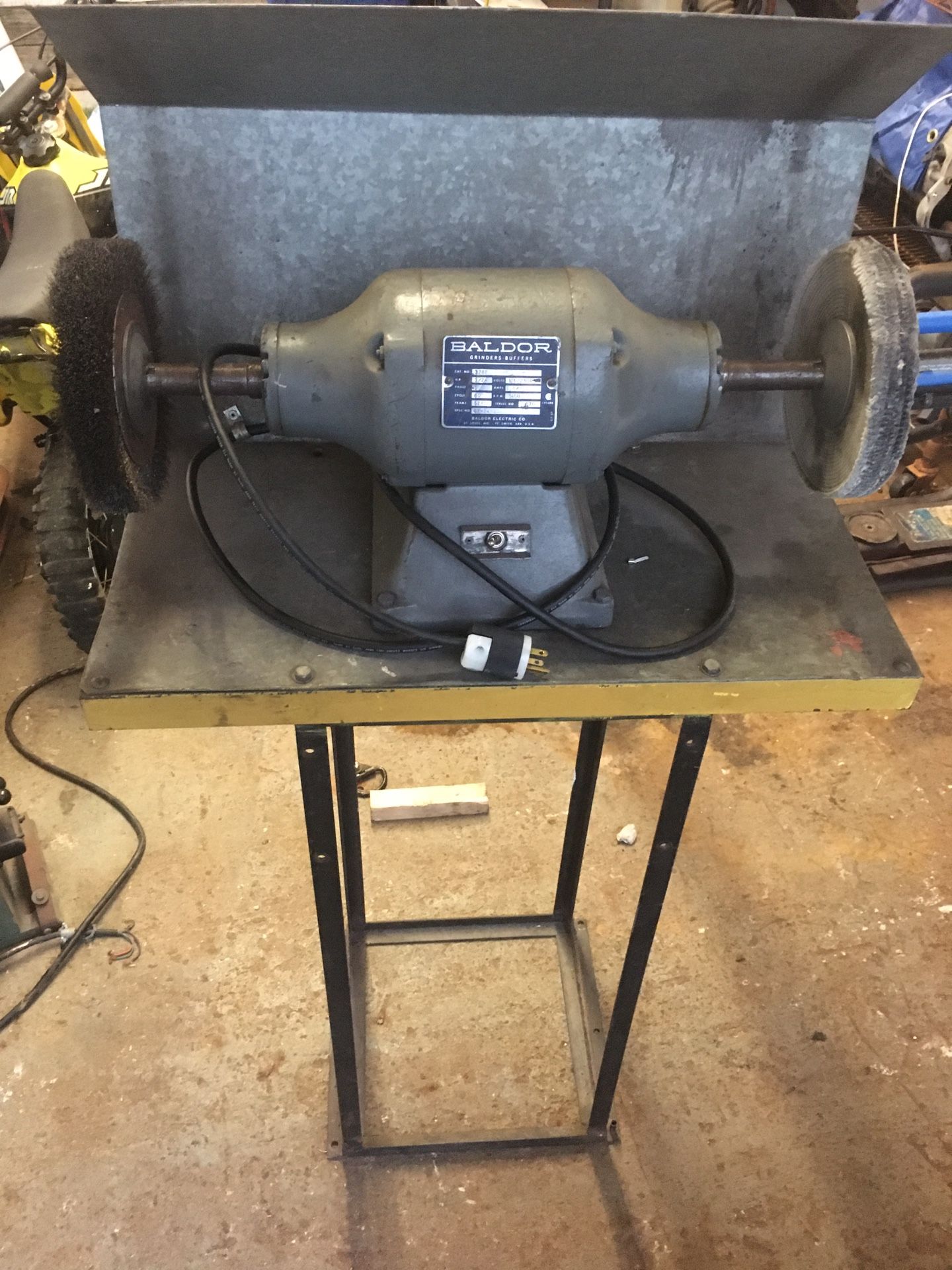 Baldor Heavy Duty Bench Grinder / Buffer