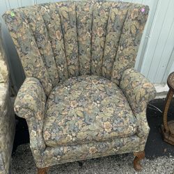 Nice Victorian Living Room Chair Solid $25 Delivery Fee Milwaukee