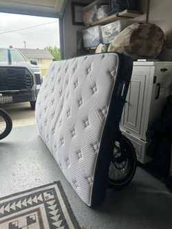 Nice full Sized Cooling mattress!