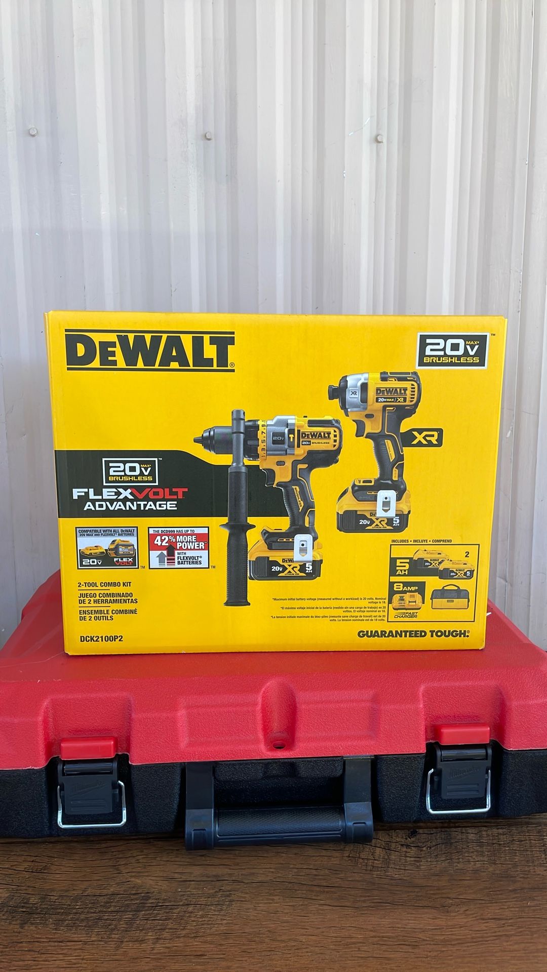 DeWalt 20V MAX Cordless Brushless 2 Tool Hammer Drill and Impact Driver Kit