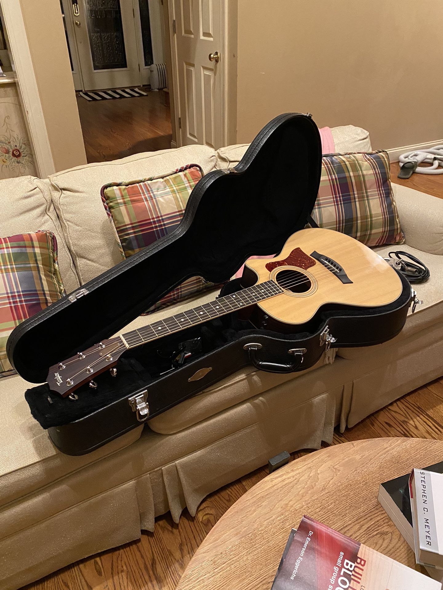 Taylor 412-CE With Original Case $1500