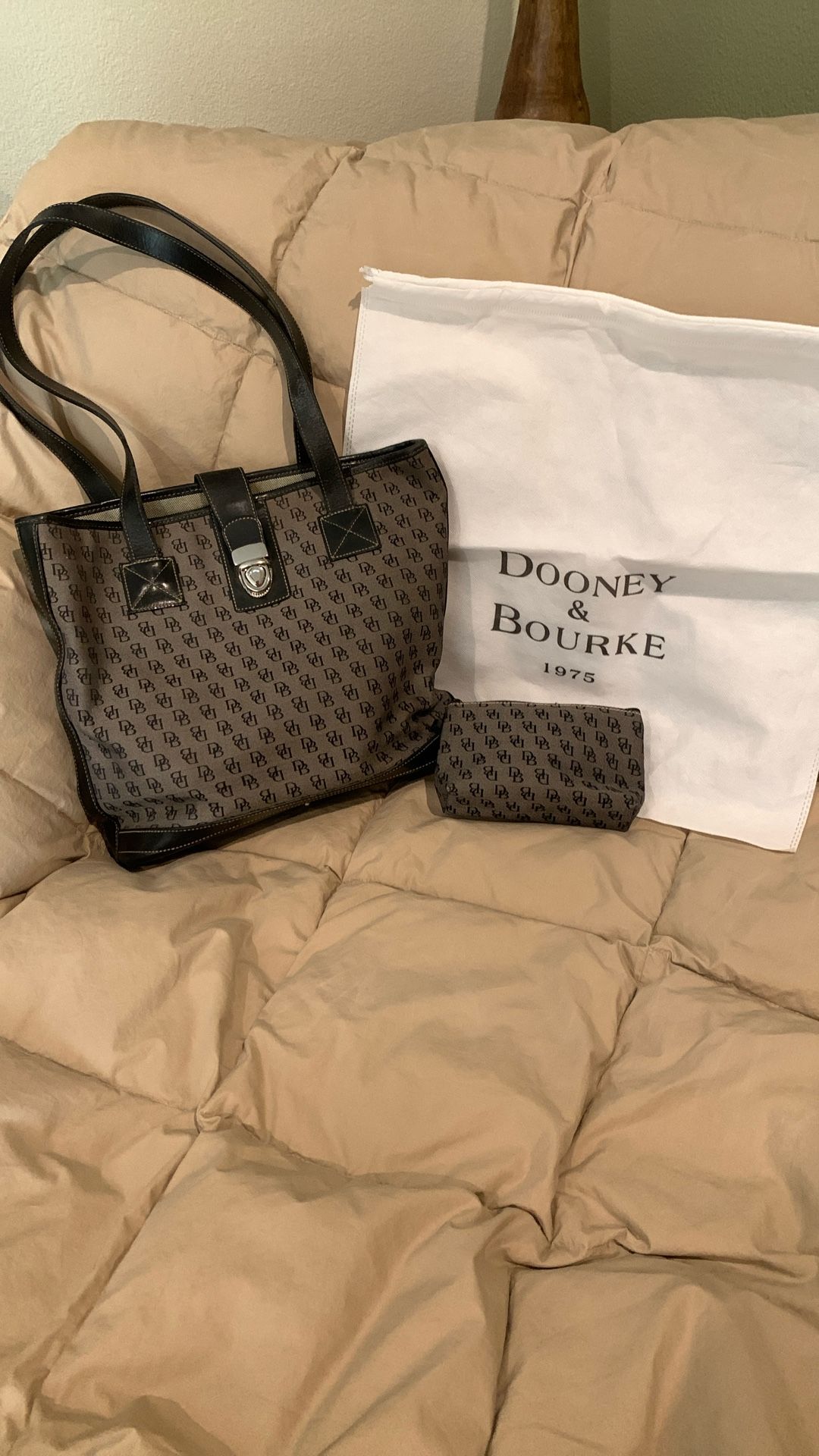 Dooney & Bourke Purse