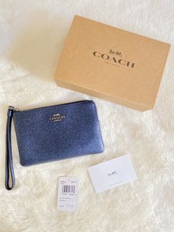 Coach Wristlet Navy 100% authentic 