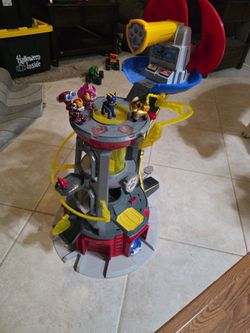 PAW Patrol Mighty Pups Super PAWtower Playset