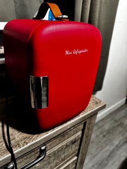 Mini fridge