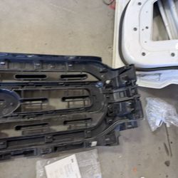 Used 2024 Ford F150 Grill