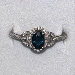 Stunning 10K White Gold Genuine .50 CT Sapphire And Diamonds Ring Size 6