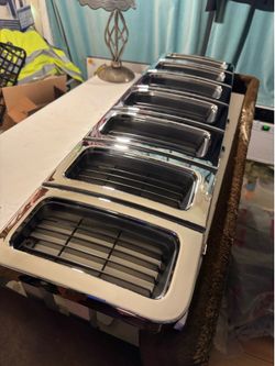 Grand Cherokee grille chrome 96-98