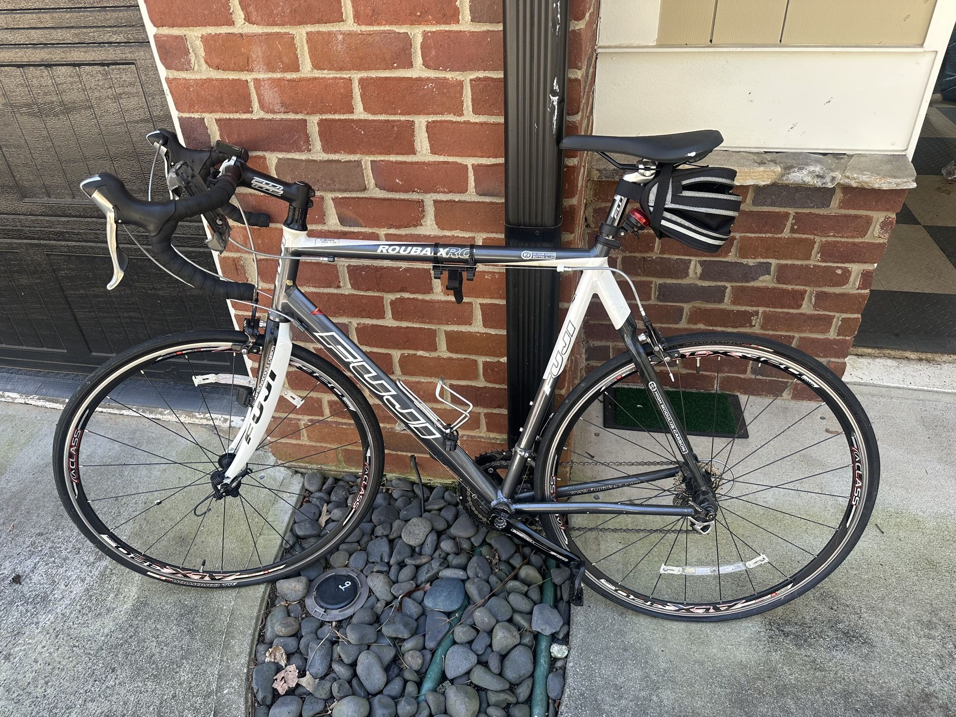 Road Bike-Fuji Roubaix RC