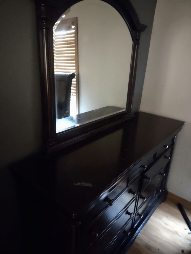 Beautiful Solid Wood Dresser And Mirror 