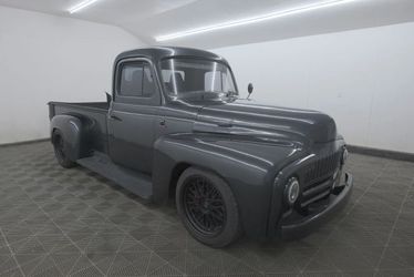 1950 International L-121