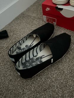 Toms