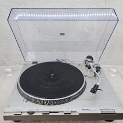 Fully working Technics SL-D3 turntable