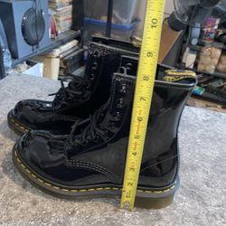 DOC Martins AirWair Boots Size 4UK (US Men’s 5, Ladies 6) Shiny Black, New.