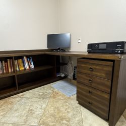 Solid Wood Office Desk With Detachable Shelf