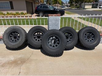 8x6.5 Procomp Wheels 305/70r16 BFG All Terrains